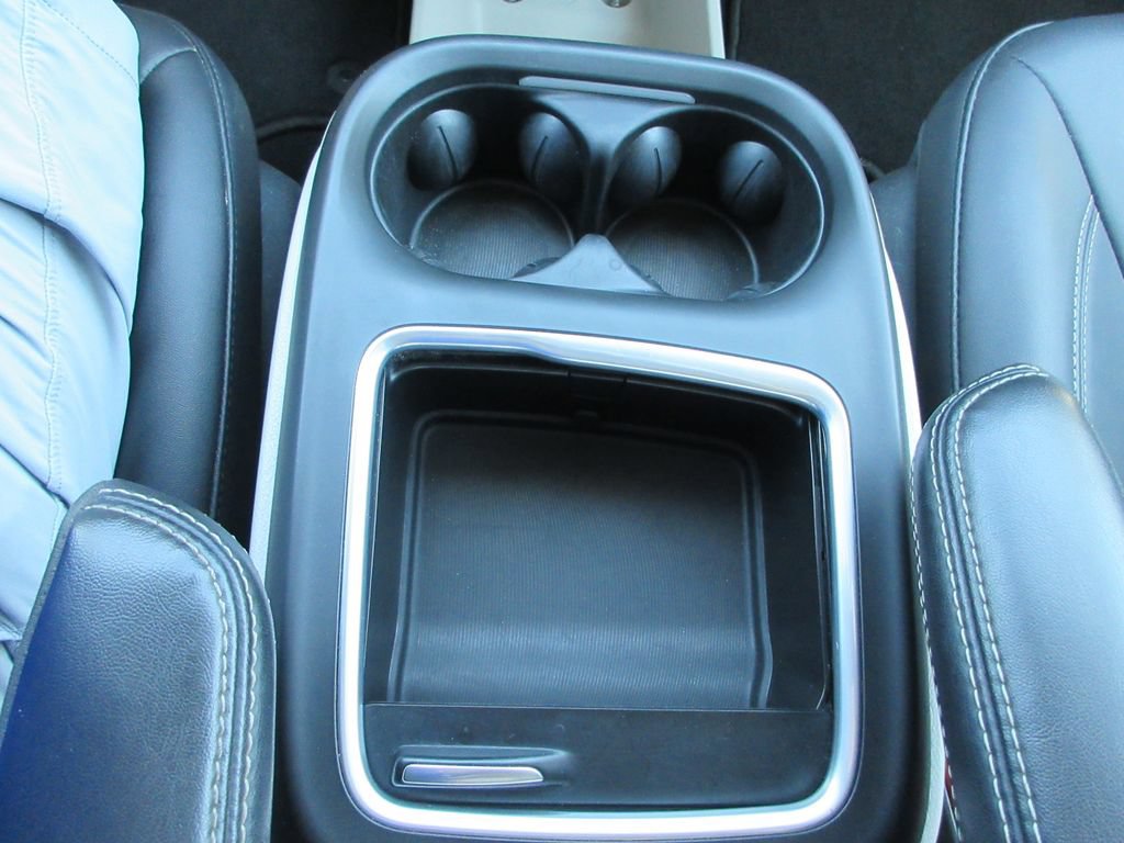 Used 2024 Chrysler Pacifica Touring-L FWD image 27
