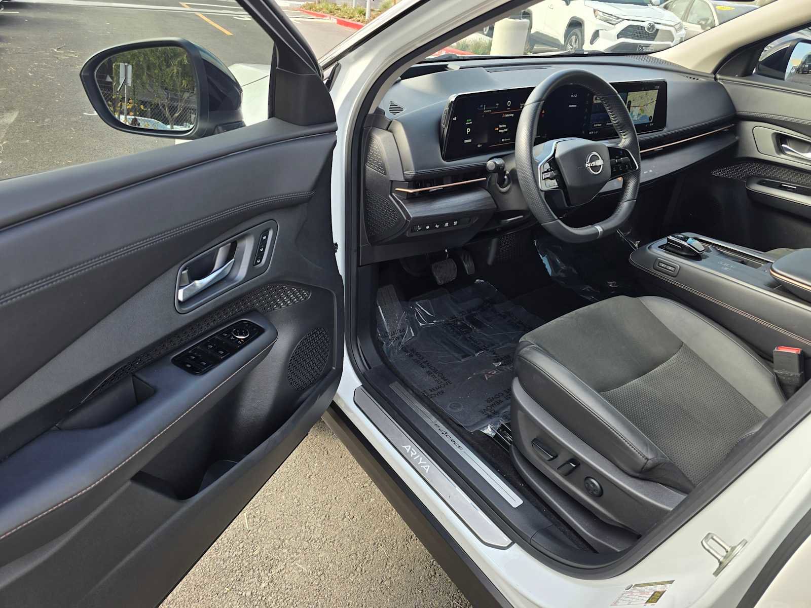 Used 2024 Nissan Ariya AWD image 19