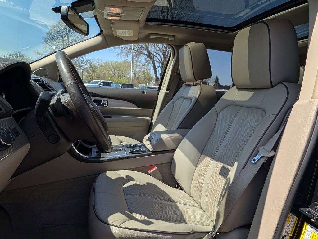 Used 2014 Lincoln MKX AWD w/ Equipment Group 102A image 35