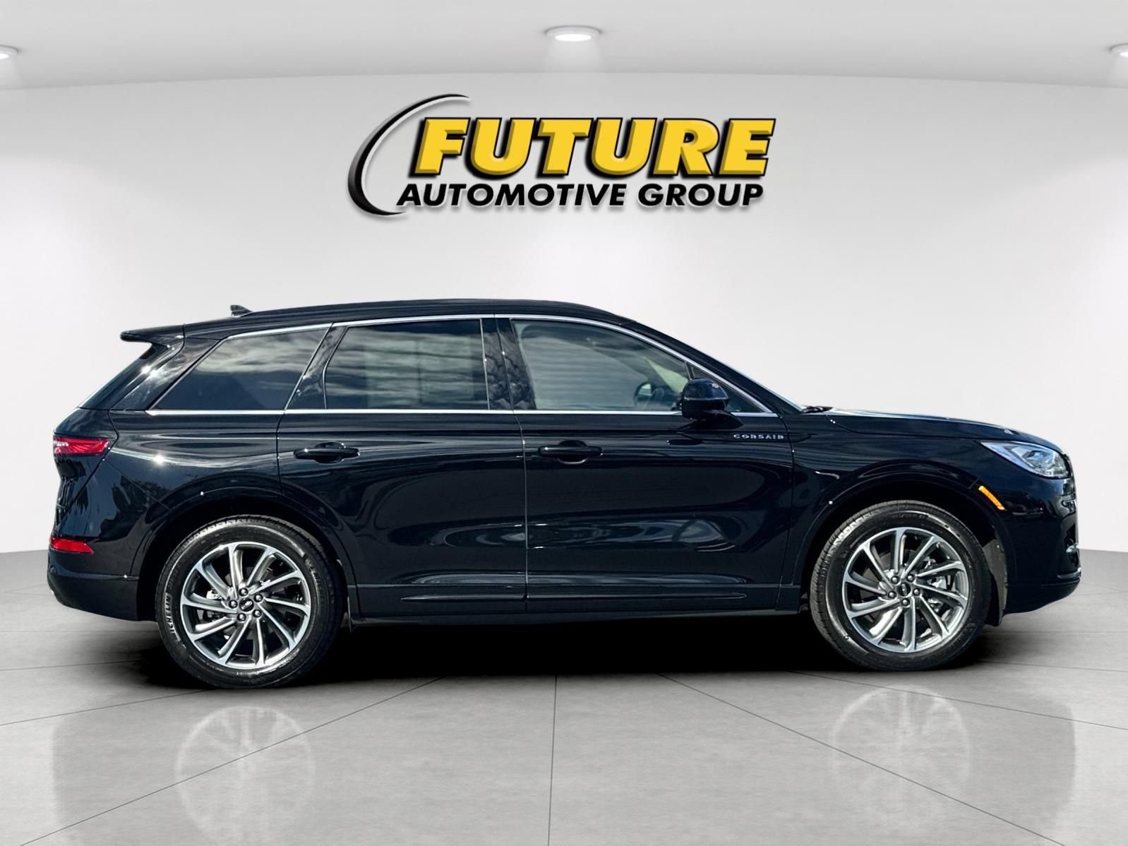 New 2026 Lincoln Corsair Grand Touring AWD/4WD image 2