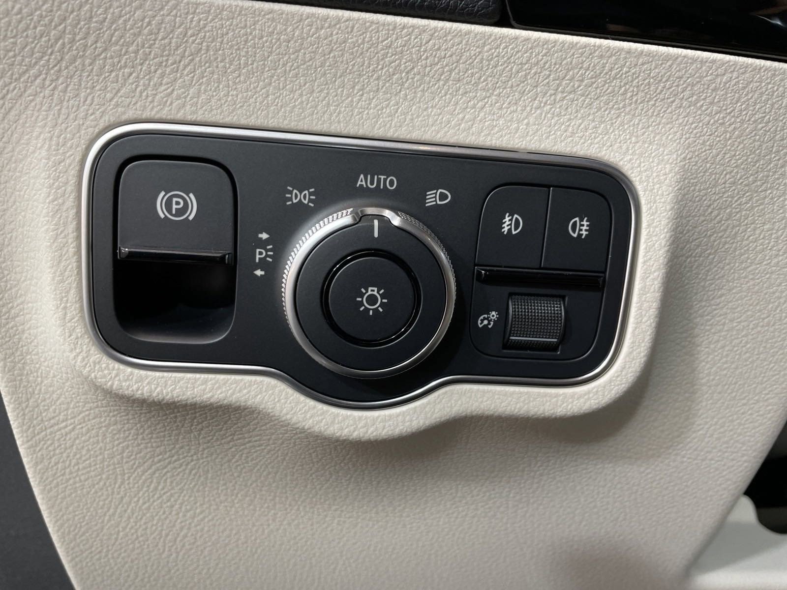 Certified 2025 Mercedes-Benz GLA 250 image 22