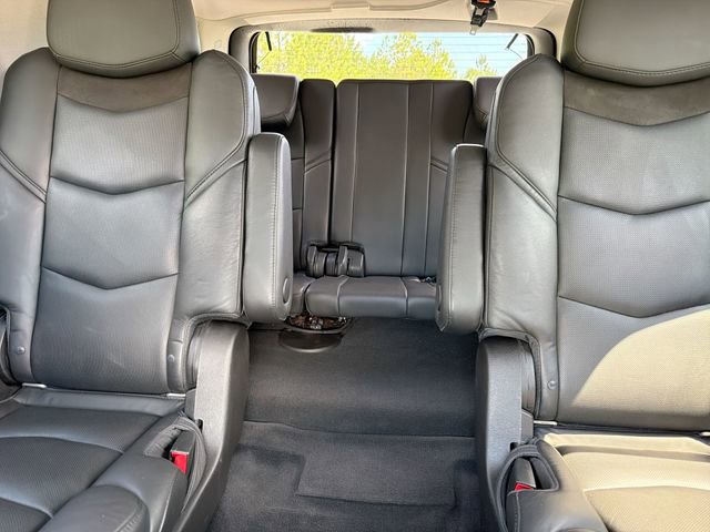 Used 2018 Cadillac Escalade Luxury AWD/4WD image 26