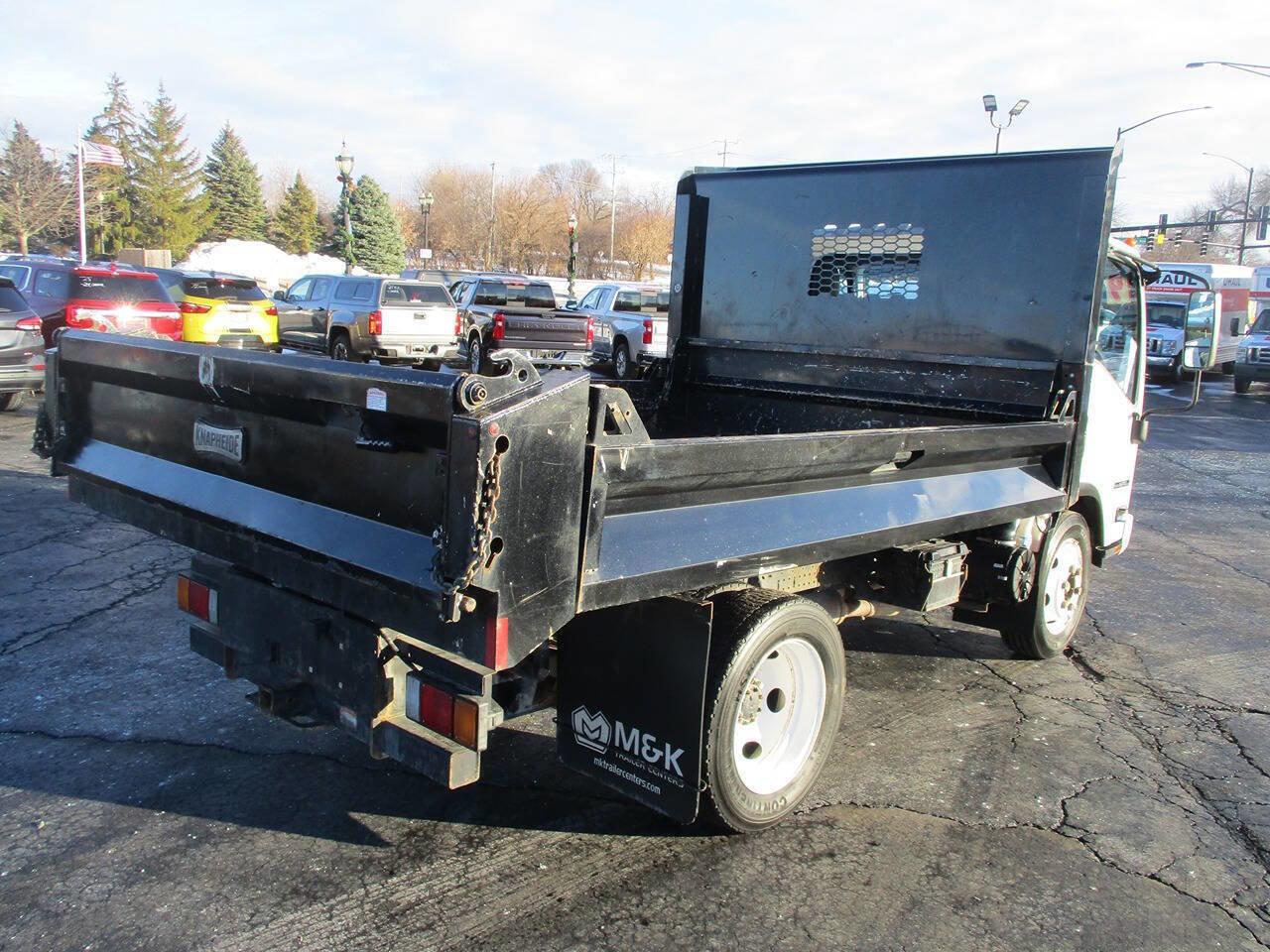 Used 2019 Isuzu NPR image 5