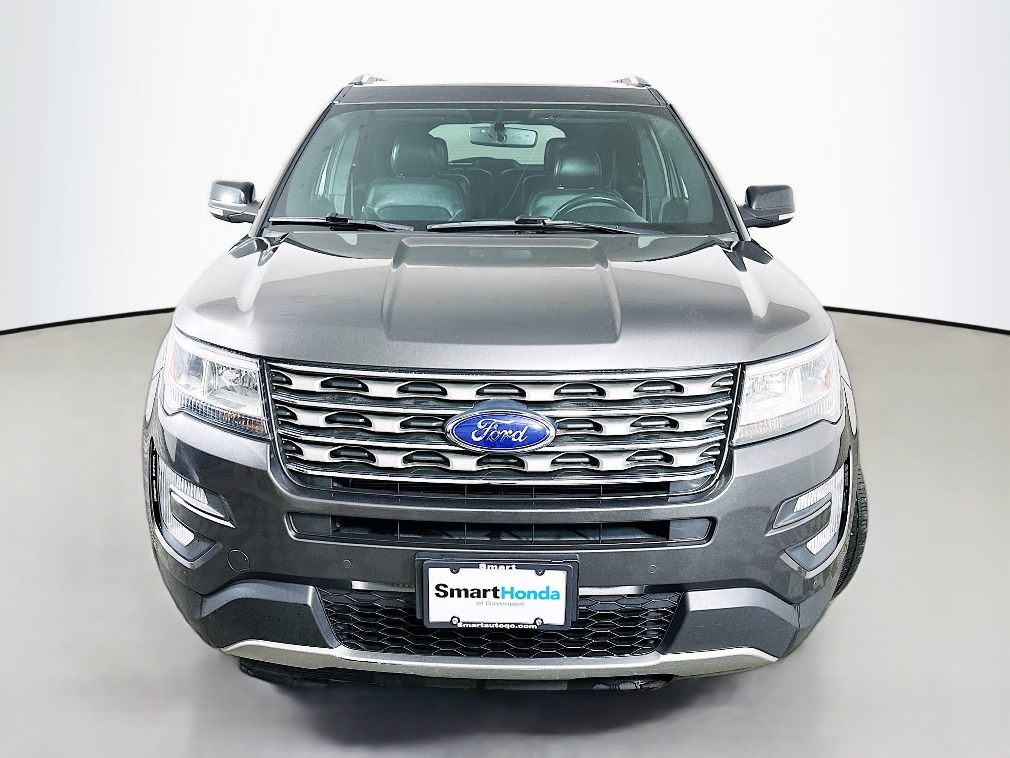 Used 2017 Ford Explorer XLT w/ Equipment Group 202A AWD/4WD image 2