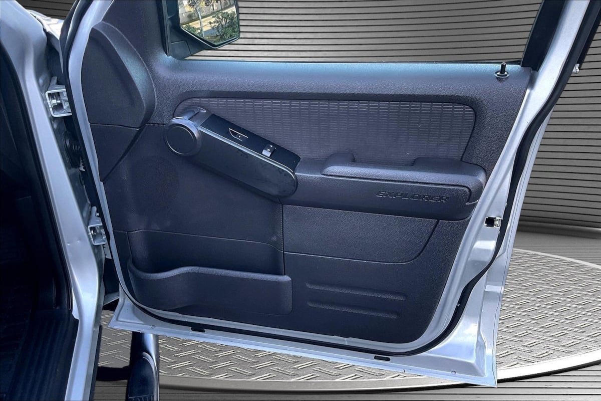 Used 2009 Ford Explorer Sport Trac XLT image 27