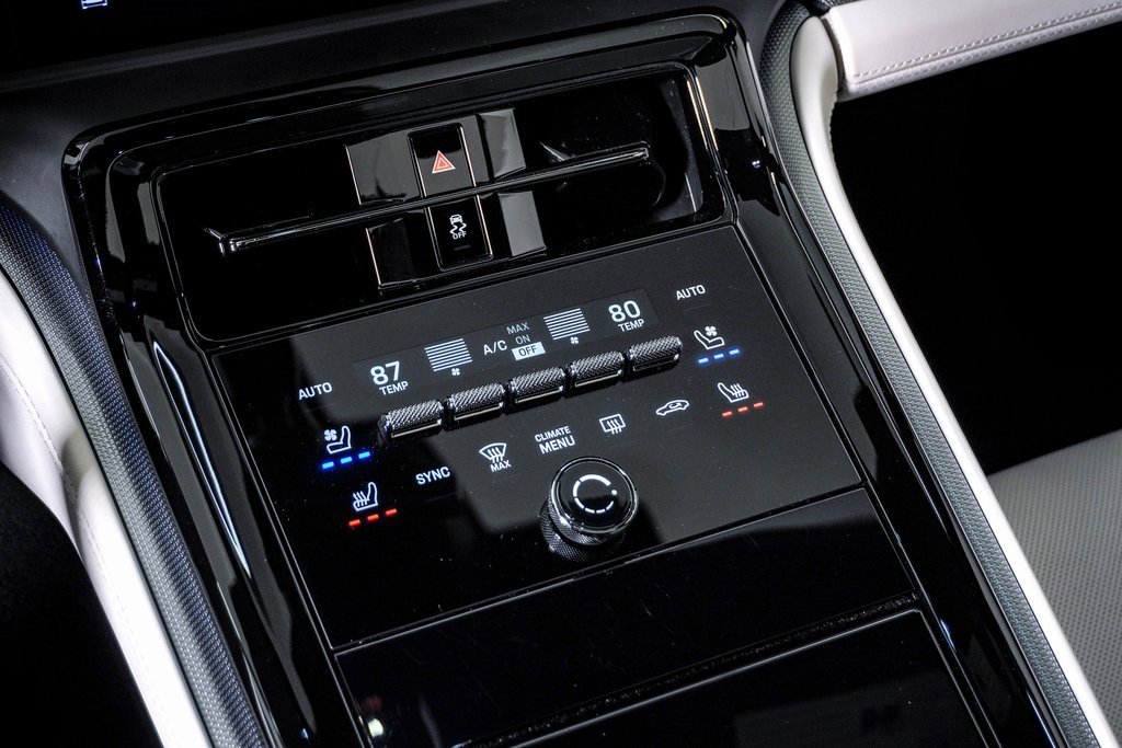 Certified 2025 Porsche Panamera 4 image 24