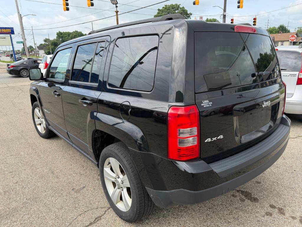Used 2014 Jeep Patriot Latitude AWD/4WD image 11