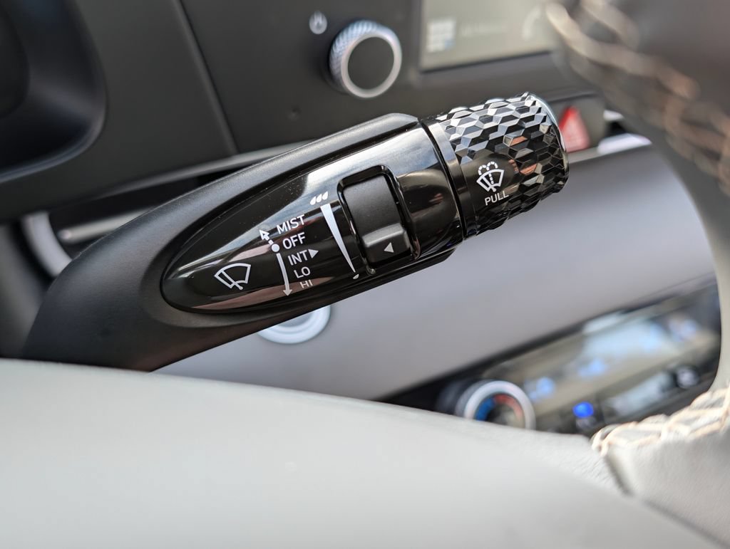 Certified 2025 Hyundai Elantra Sport FWD image 26