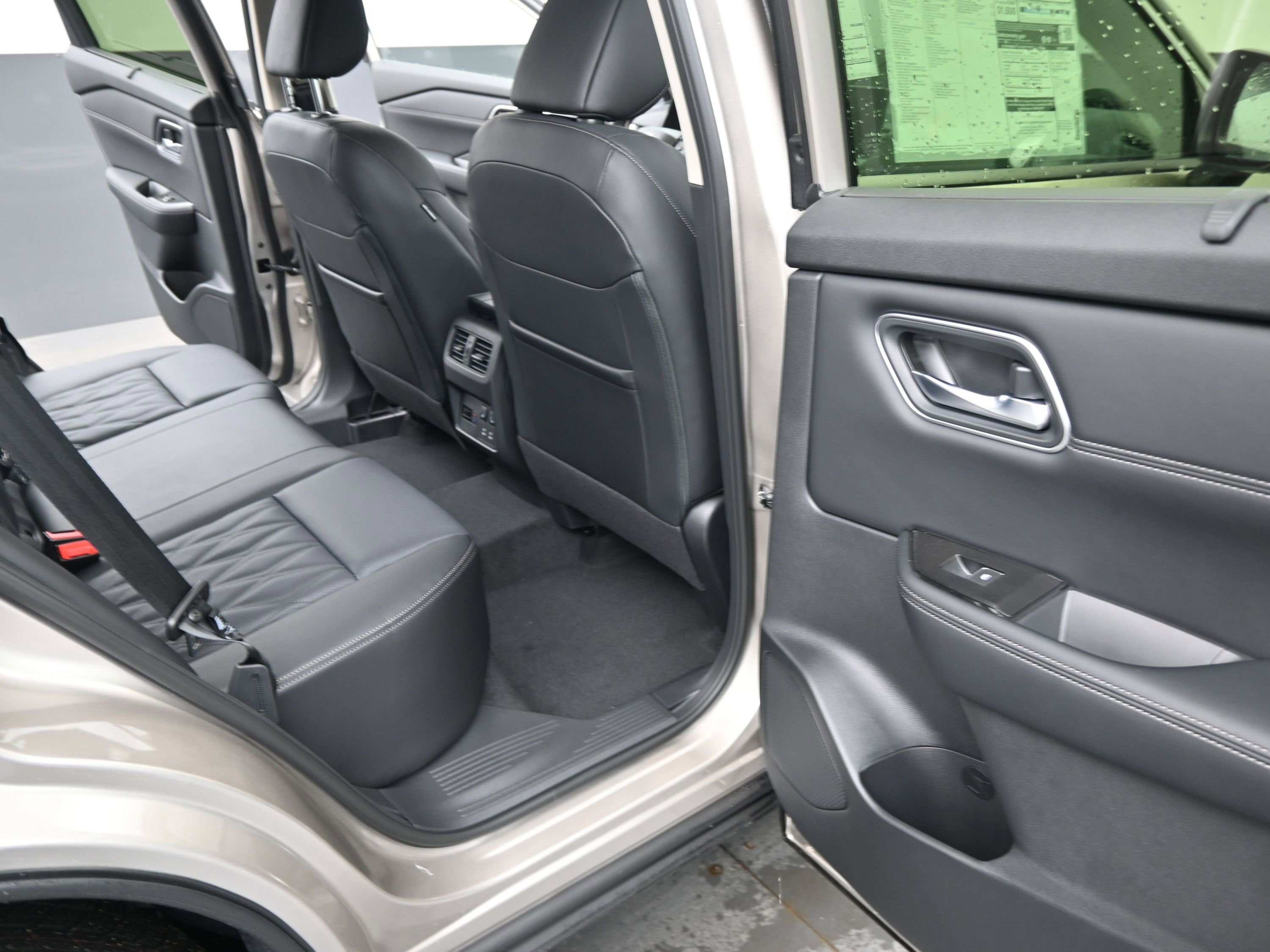New 2026 Nissan Rogue Platinum image 19