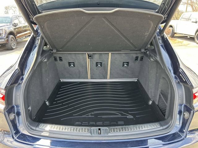 Used 2021 Porsche Macan image 22