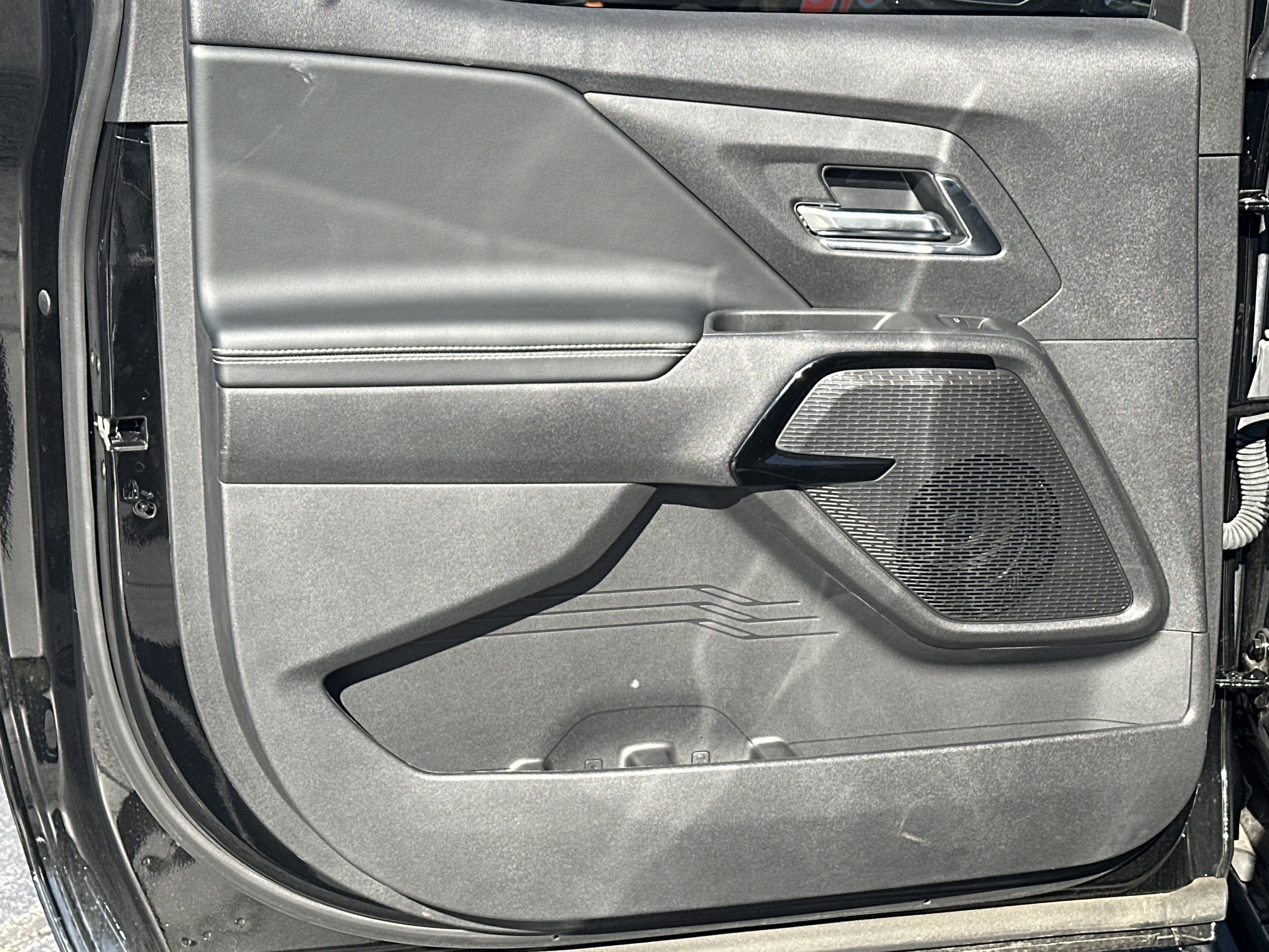 New 2025 Chevrolet Silverado EV LT image 22