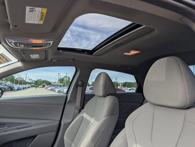 Used 2024 Hyundai Elantra SEL w/ Convenience Package FWD image 28