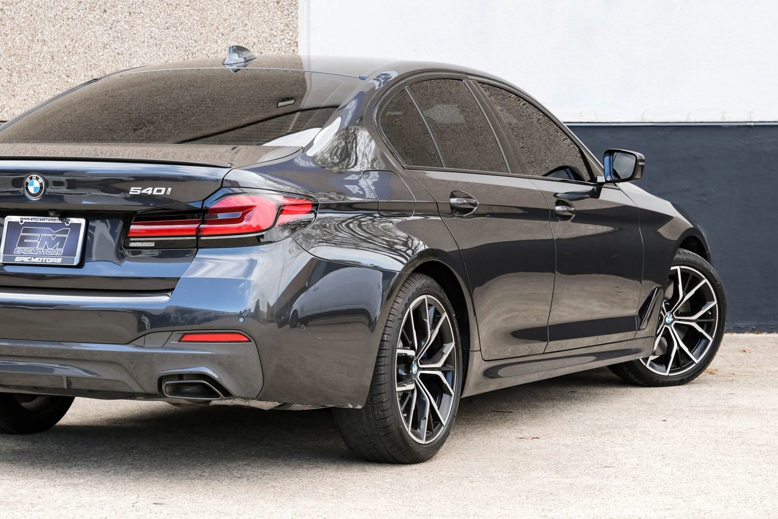 Used 2023 BMW 540i xDrive w/ Executive Package image 14