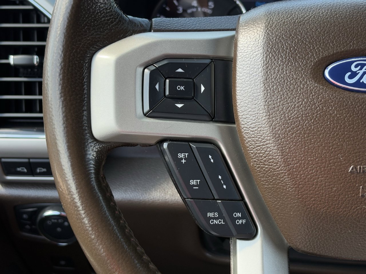 Used 2022 Ford F250 King Ranch w/ King Ranch Ultimate Package AWD/4WD image 16