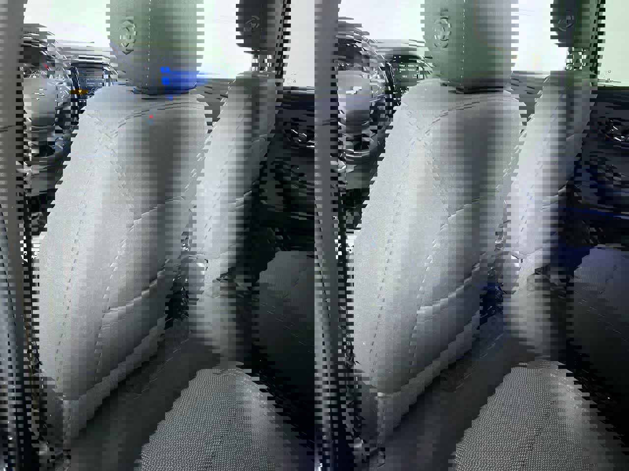 Used 2022 Chevrolet Traverse LT image 24