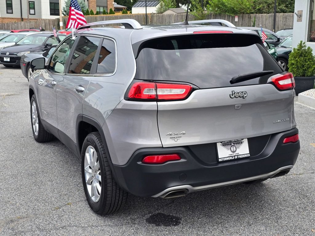 Used 2016 Jeep Cherokee Limited AWD/4WD image 6