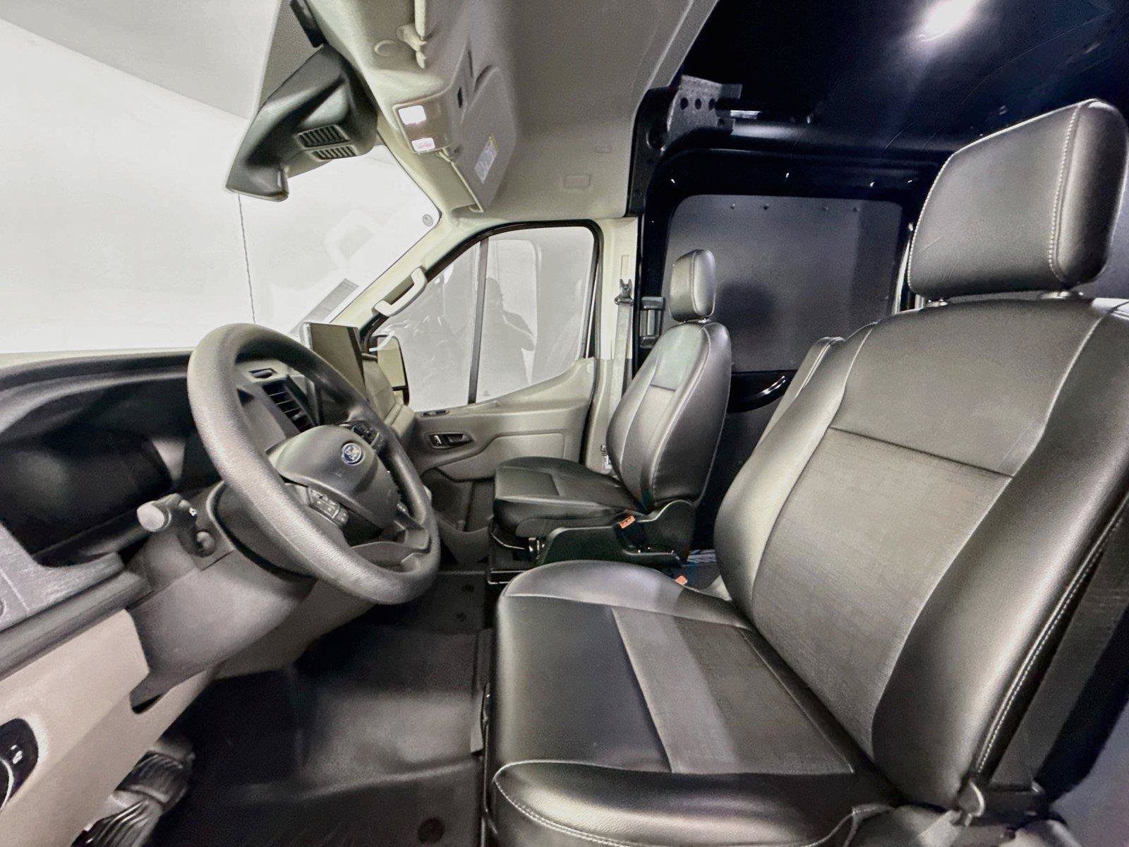 Used 2026 Ford Transit 250 148 Medium Roof w/ Load Area Protection Package RWD image 3