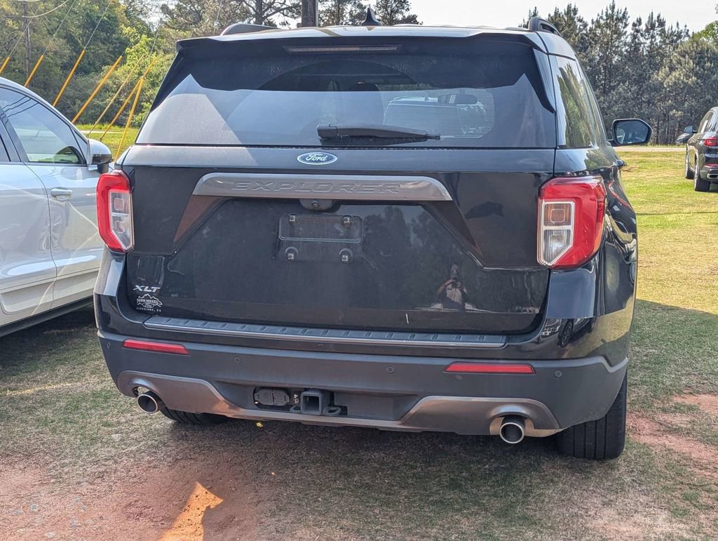 Used 2023 Ford Explorer XLT w/ Equipment Group 202A RWD image 5