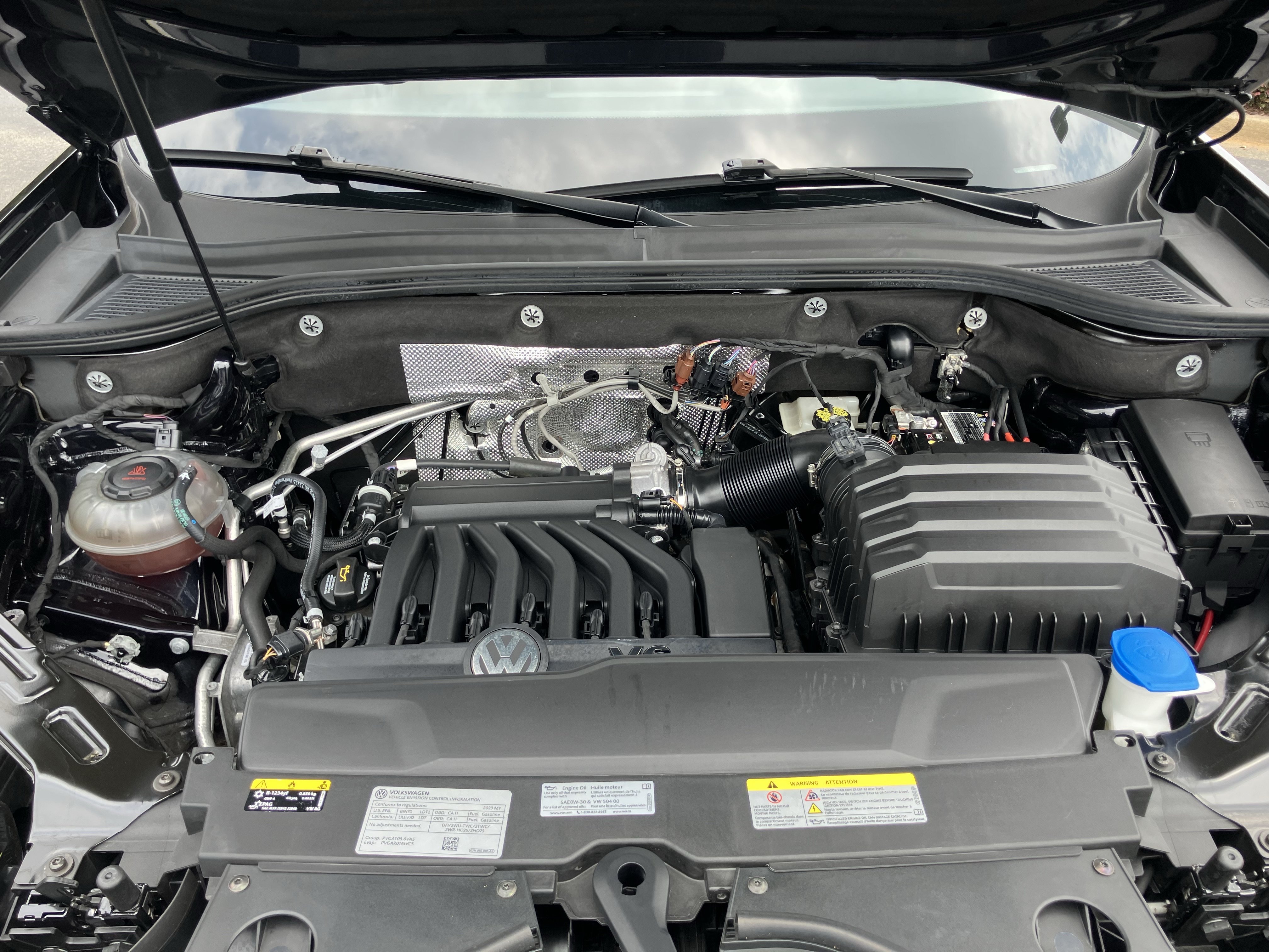 Used 2023 Volkswagen Atlas Cross Sport SE FWD image 35
