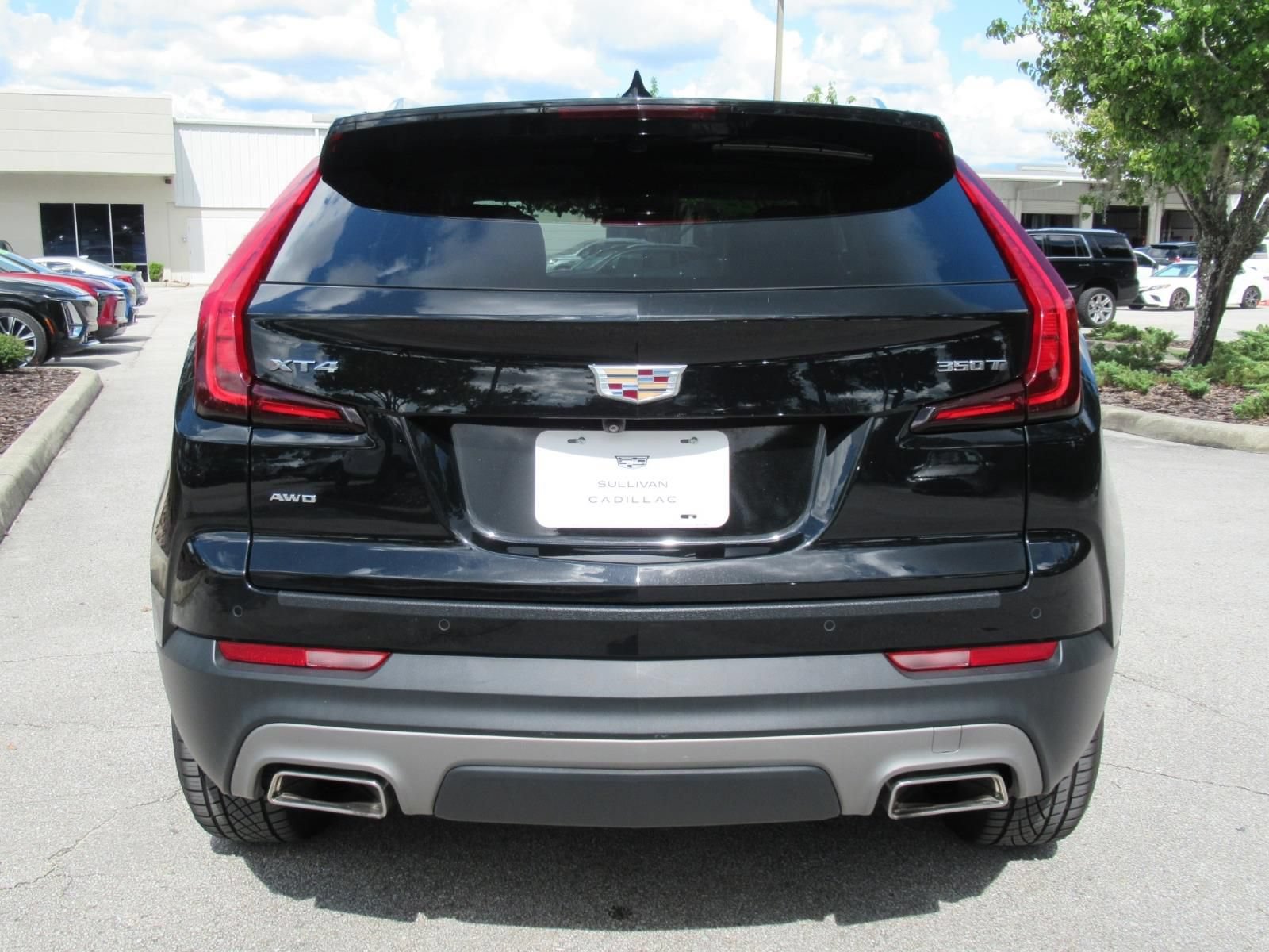 Used 2022 Cadillac XT4 Premium Luxury w/ Safety Alert Package AWD/4WD image 6