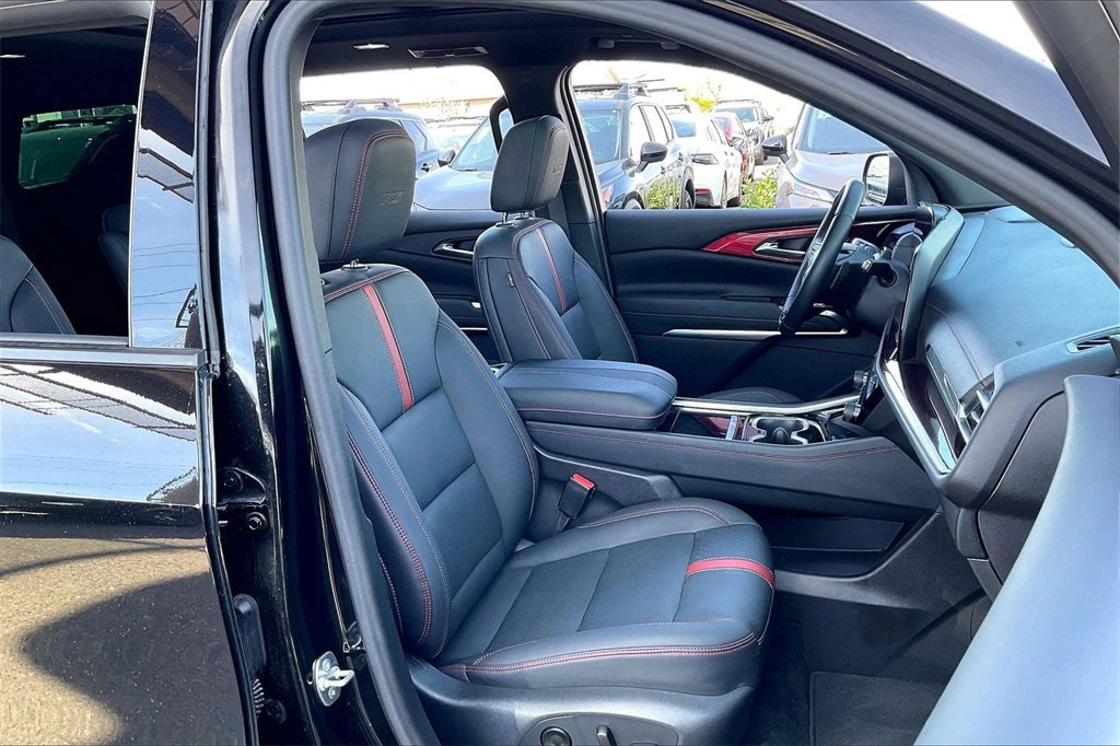 Used 2024 Chevrolet Traverse RS image 7