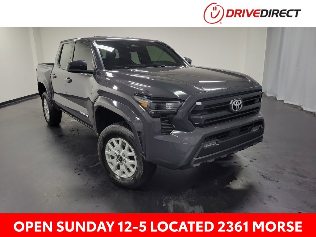 Used 2025 Toyota Tacoma SR5 AWD/4WD image 1