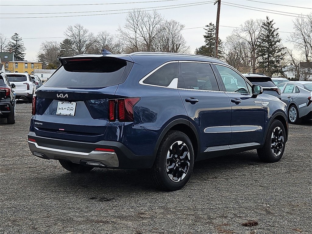 Certified 2025 Kia Sorento S w/ Panoramic Sunroof Package image 7