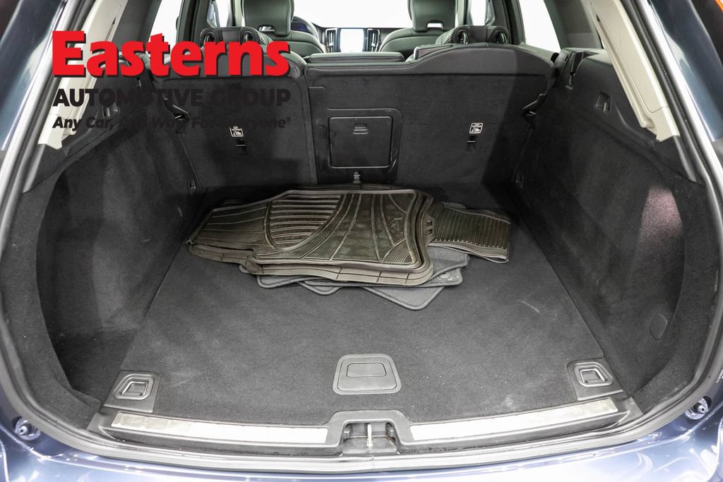 Used 2022 Volvo XC60 B5 Momentum AWD/4WD image 9