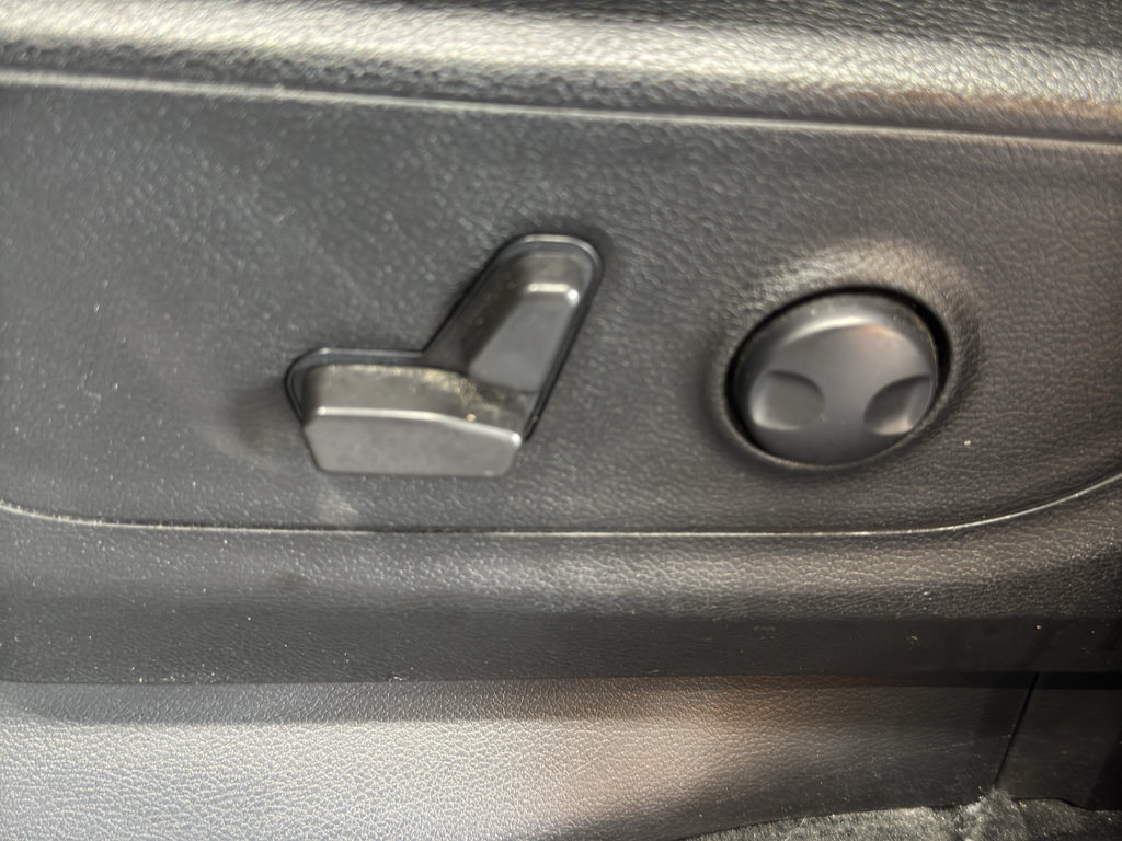 Used 2022 RAM 1500 Big Horn AWD/4WD image 16