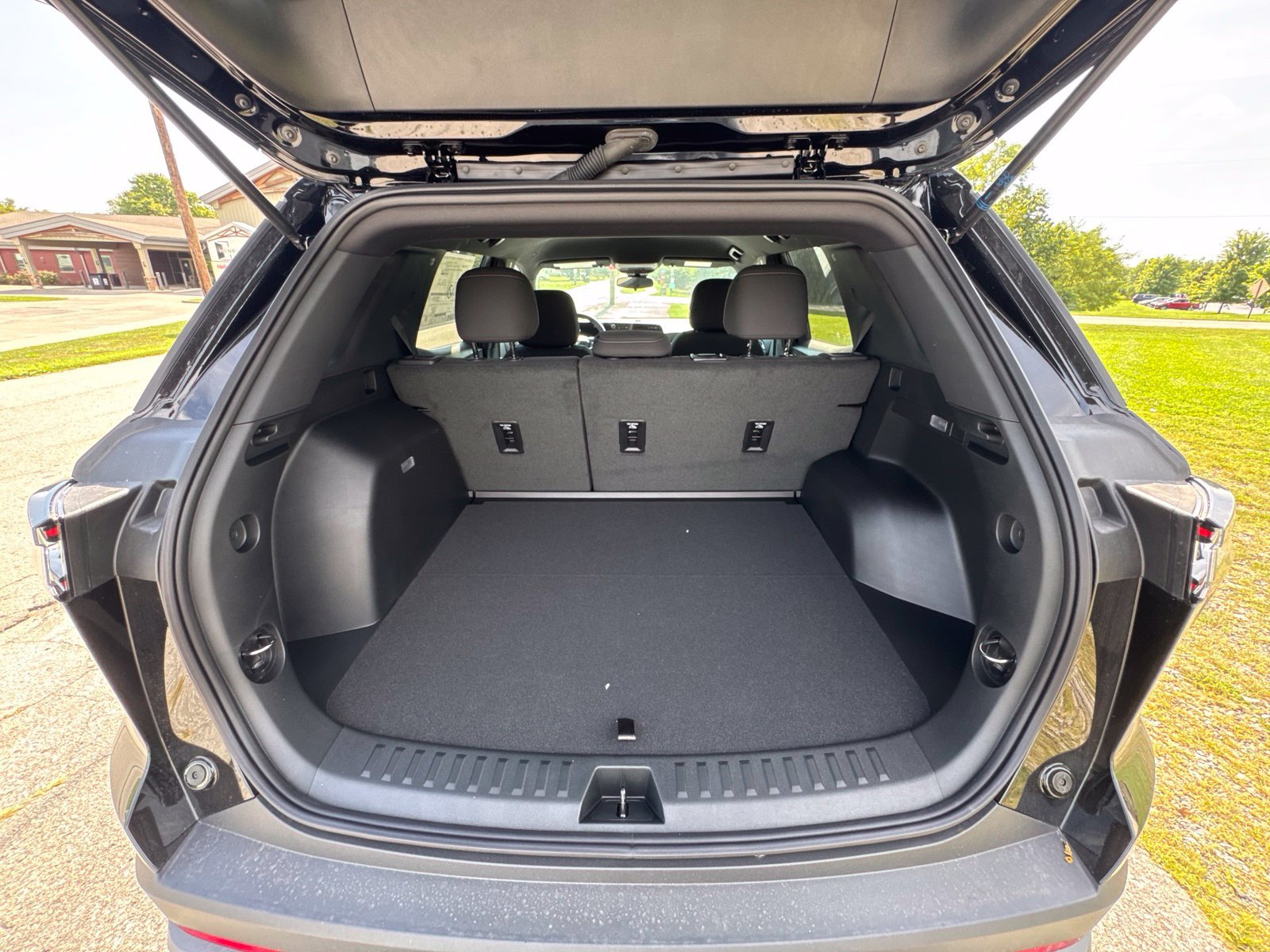 New 2027 Chevrolet Equinox LT AWD/4WD image 28