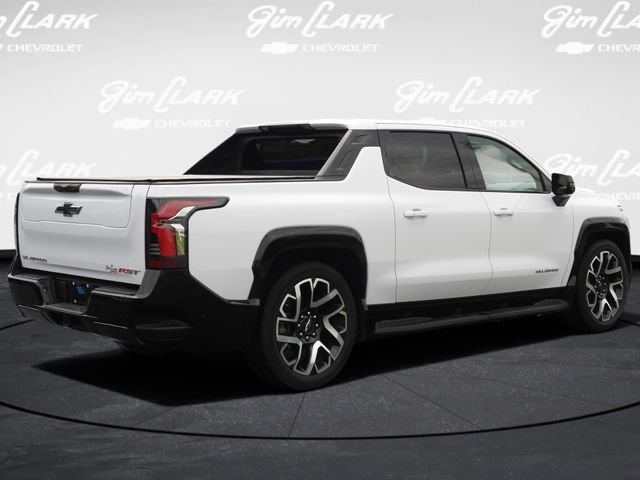 Used 2025 Chevrolet Silverado EV RST AWD/4WD image 30