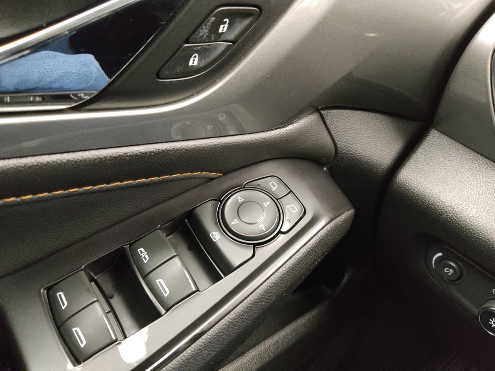 Used 2019 Chevrolet Traverse LT FWD image 27