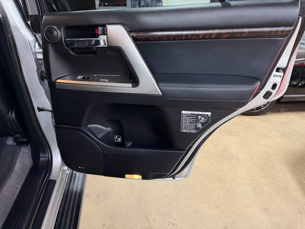 Used 2013 Toyota Land Cruiser AWD/4WD image 29