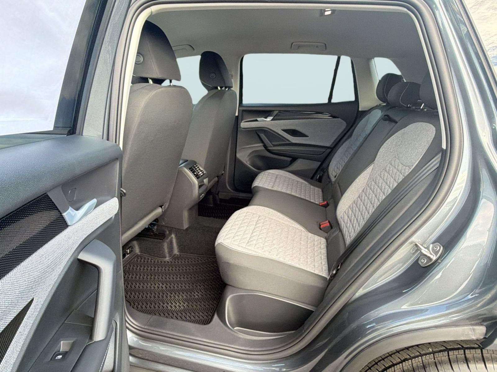 Certified 2026 Volkswagen Tiguan S FWD image 22