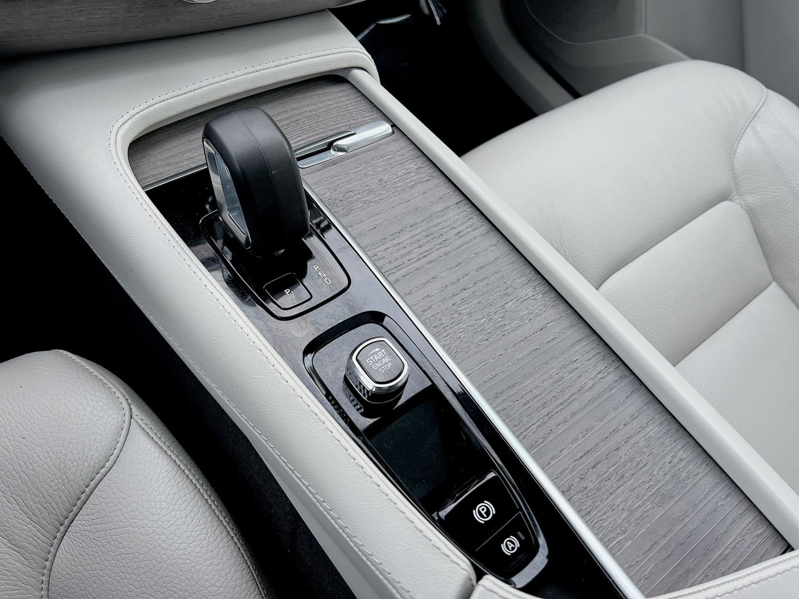 Certified 2023 Volvo XC90 B6 Plus w/ Protection Package Premier image 22