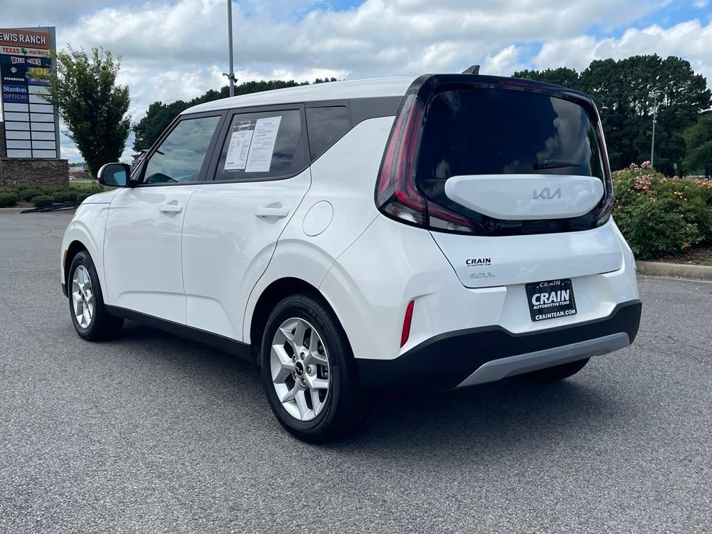 Used 2023 Kia Soul LX w/ Option Group 015 FWD image 5