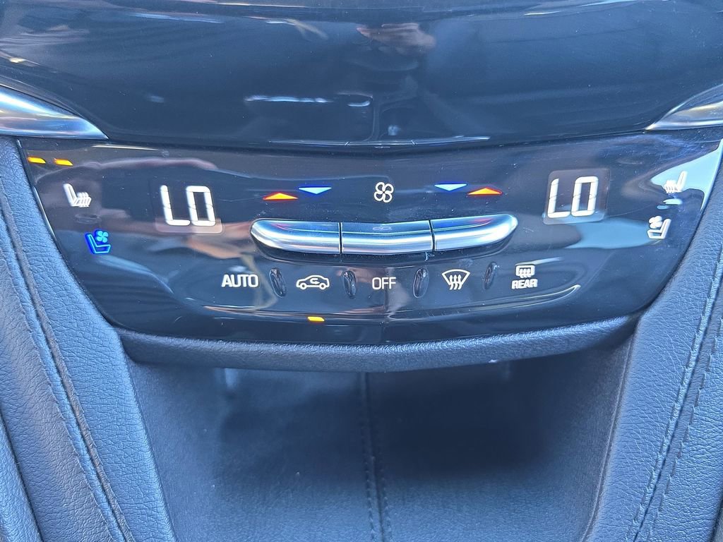 Used 2023 Cadillac XT6 Sport image 29