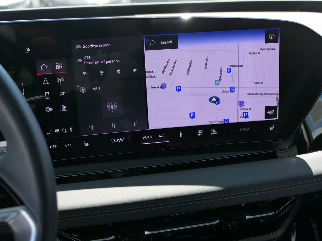 Used 2025 Audi Q6 e-tron Premium image 18