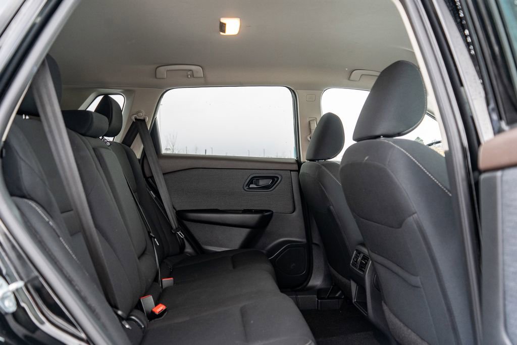 Used 2023 Nissan Rogue S image 13