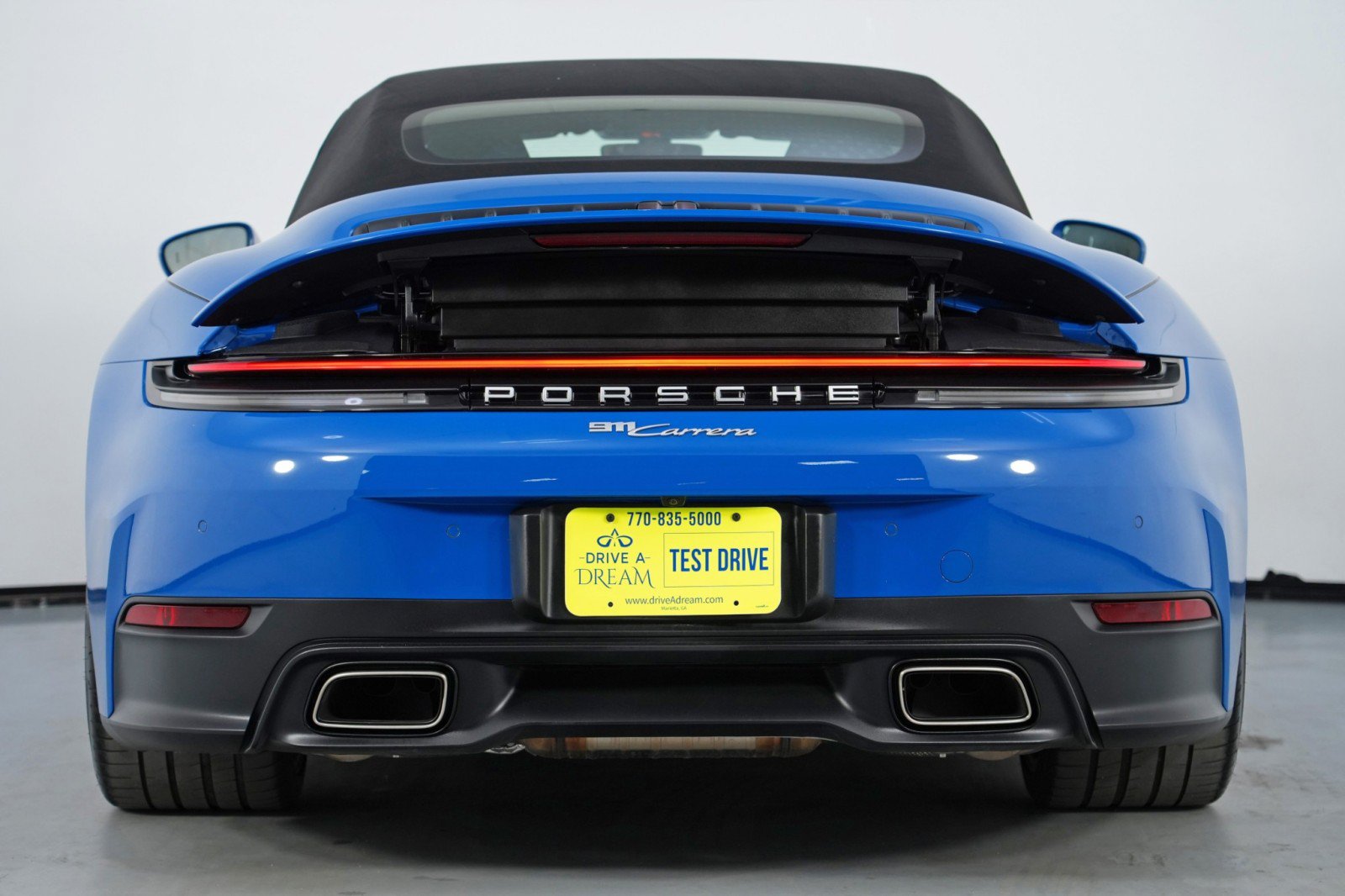 Used 2025 Porsche 911 Carrera RWD image 10