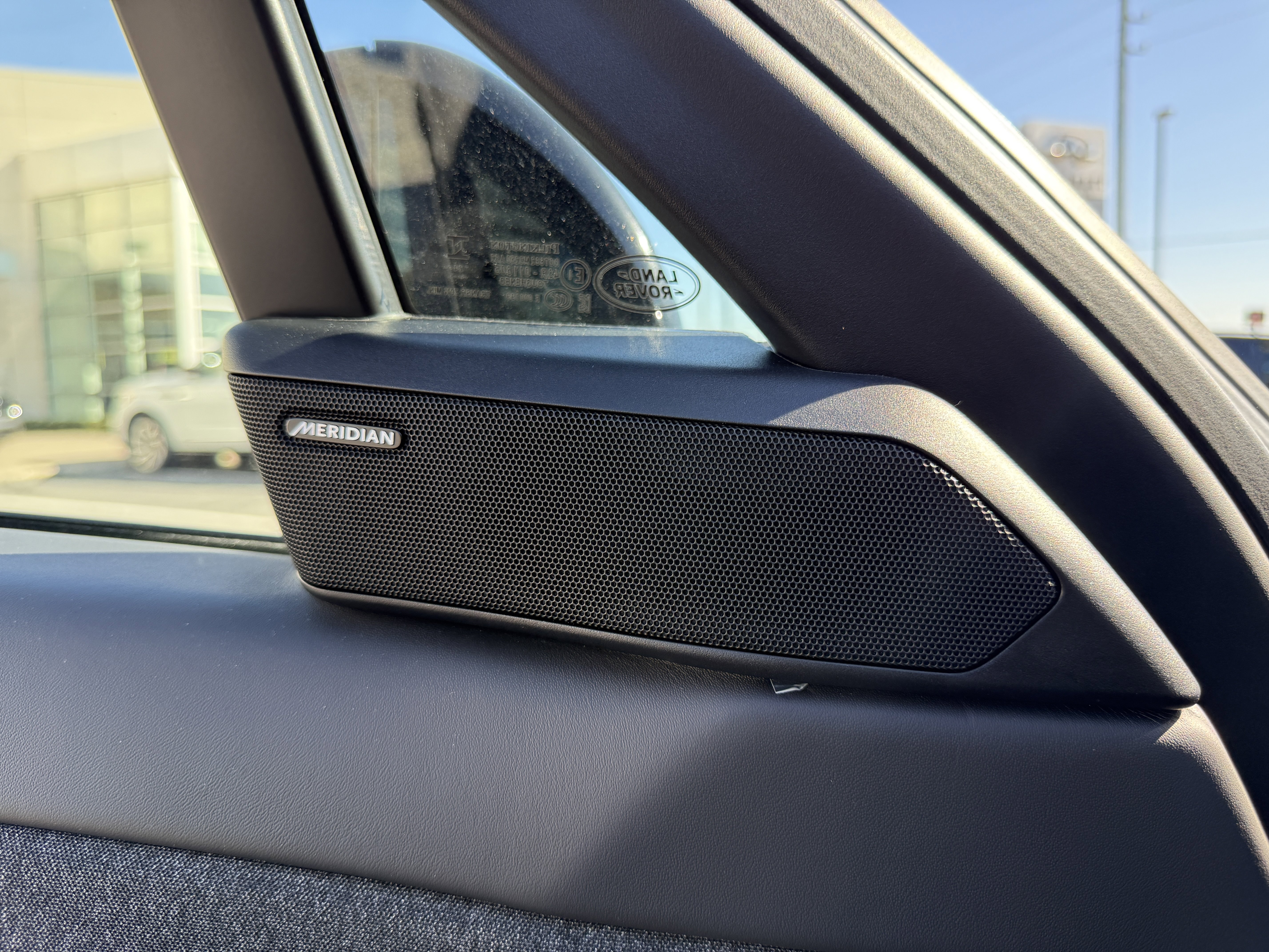 Used 2025 Land Rover Range Rover Sport SE image 19