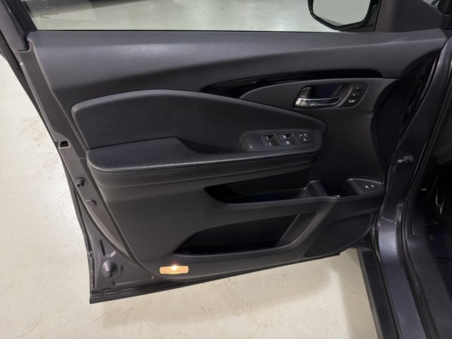 Used 2017 Honda Pilot Touring image 17