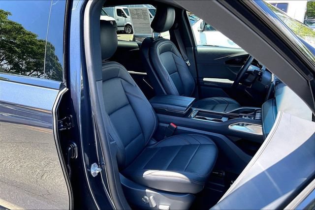 Used 2024 Lincoln Nautilus Premier w/ Jet Appearance Package AWD/4WD image 7