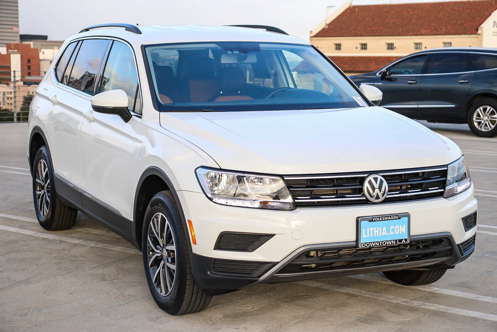 Used 2018 Volkswagen Tiguan SE image 3