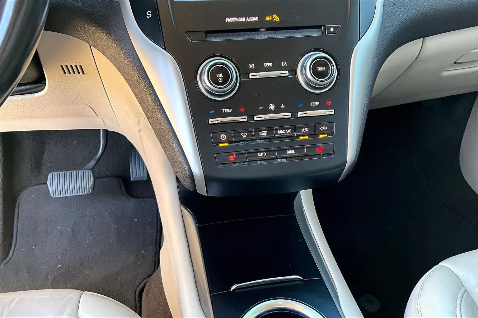 Used 2019 Lincoln MKC Select w/ Select Plus Package FWD image 32