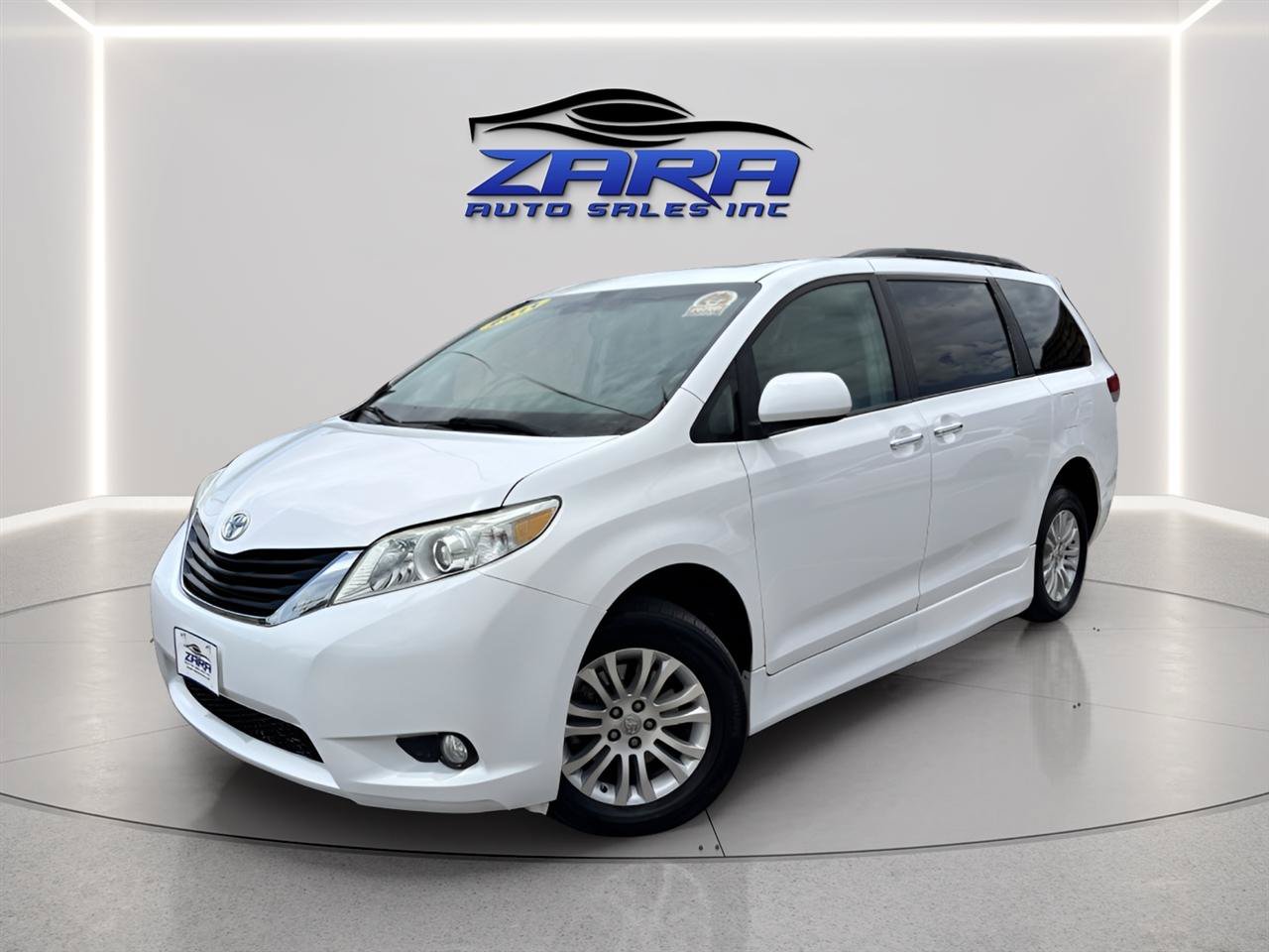 Used 2011 Toyota Sienna XLE w/ Premium Pkg FWD image 1