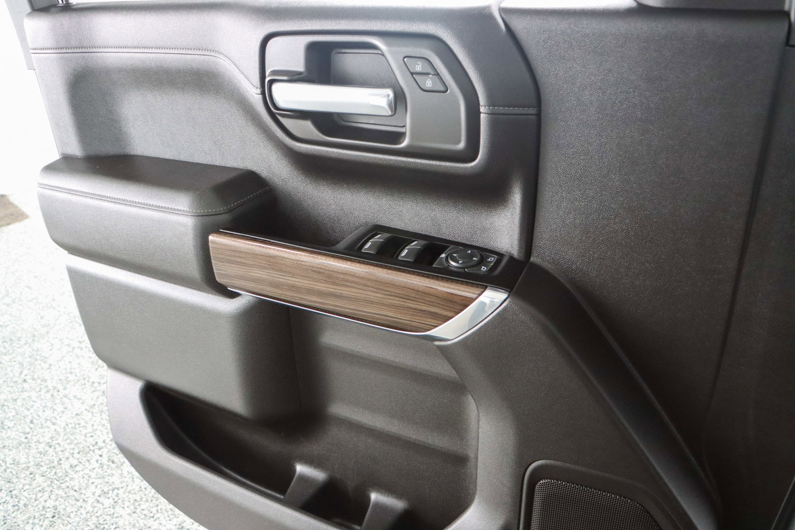 Used 2020 Chevrolet Silverado 1500 RST image 23