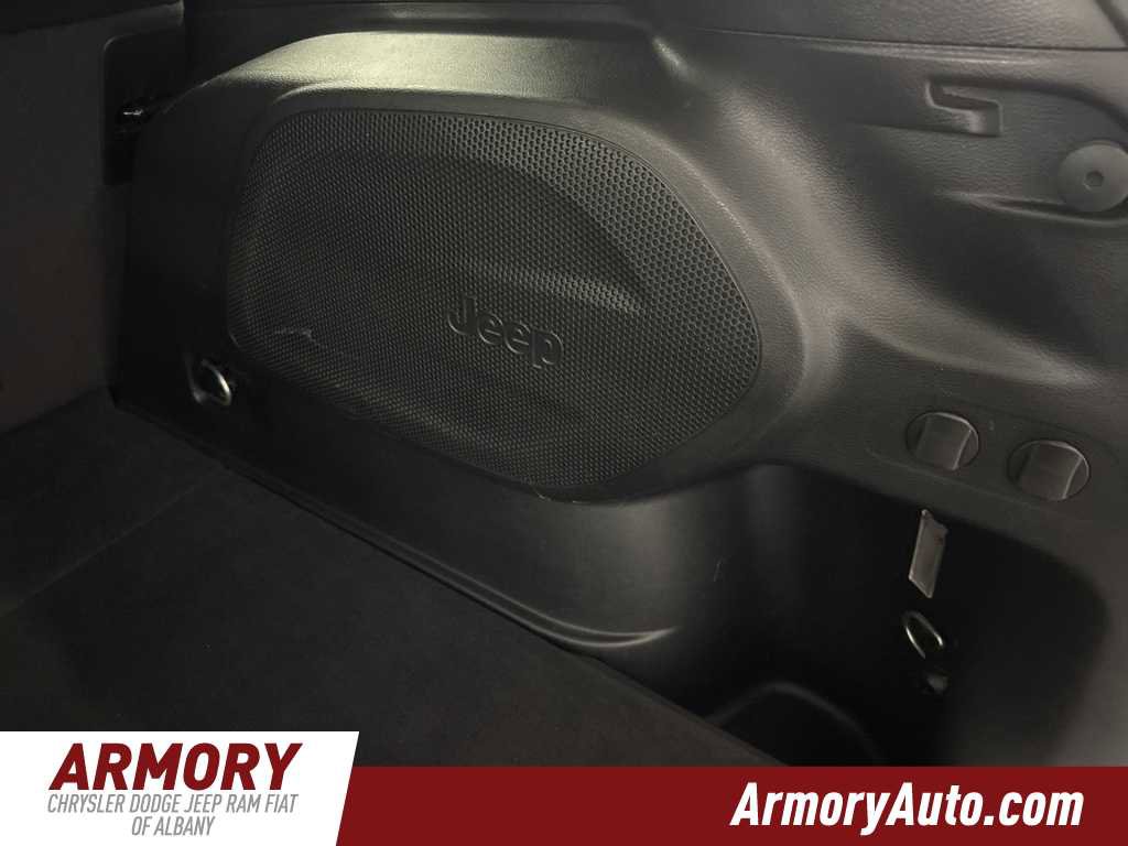 Used 2019 Jeep Cherokee Limited image 33