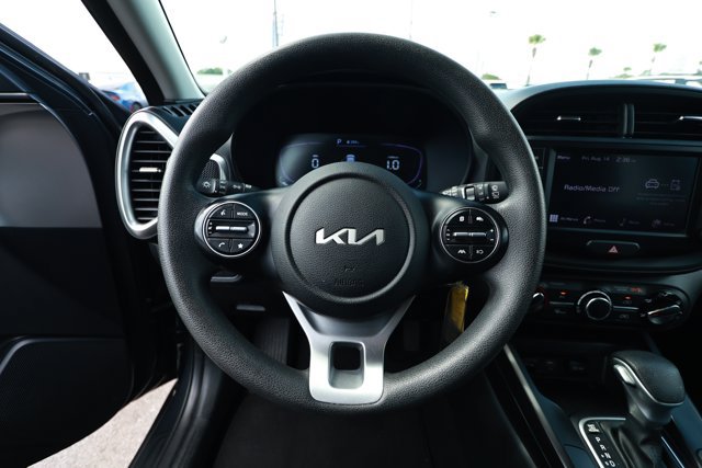 Used 2023 Kia Soul LX FWD image 11
