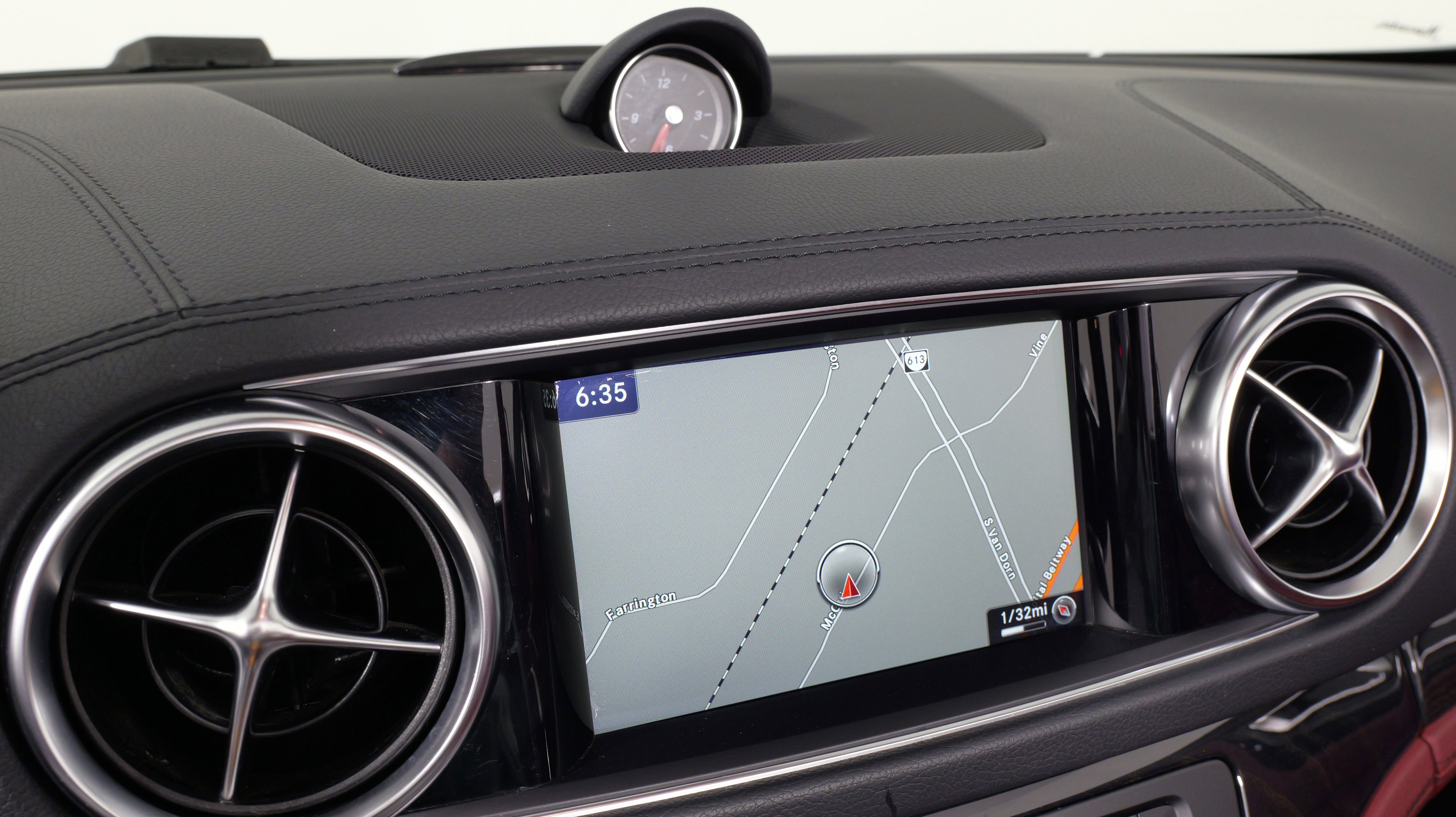 Used 2019 Mercedes-Benz SL 550 image 43